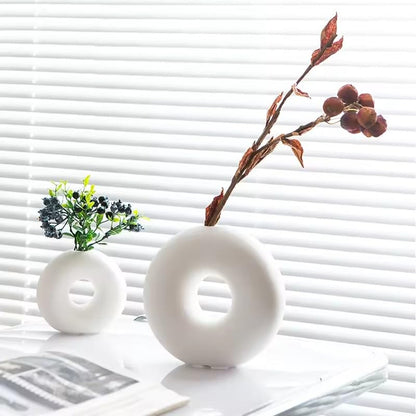 Itzacart modern home decor table porcelain artistic small matte white ceramic donut vase