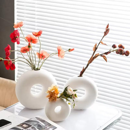 Itzacart modern home decor table porcelain artistic small matte white ceramic donut vase