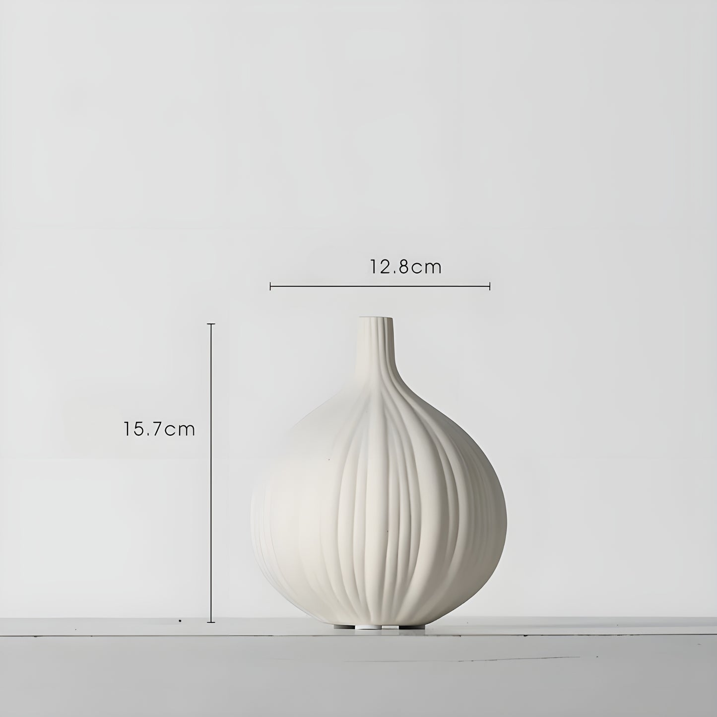 Itzacart White Garlic Vase