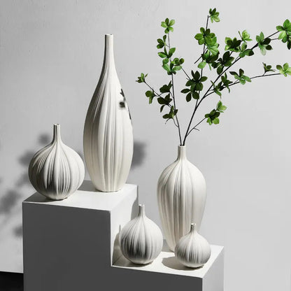 Itzacart White Garlic Vase