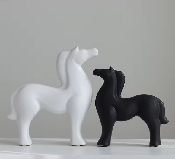 Modern Glossy Ceramic Horse Statue - Enhances Home & Office Décor (Black)